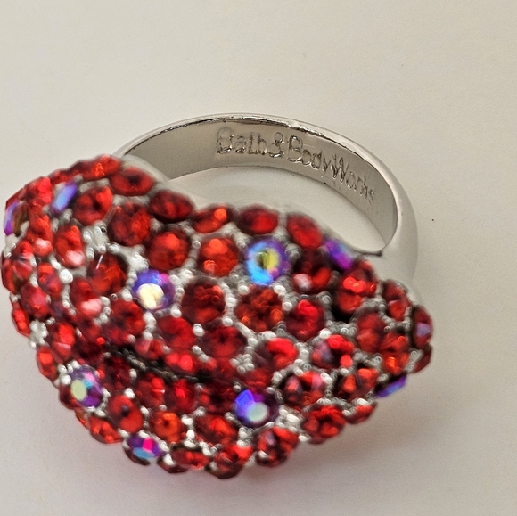 RARE Bath & Body Works Rhinestone Lips 💋 Ring Silver Plated. Sz 7! - Picture 10 of 11